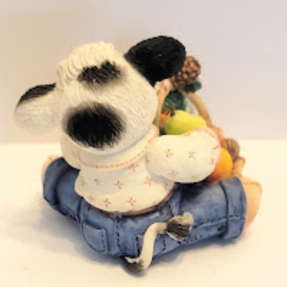 Vintage 1995 Mary’s Moo Moo’s Cow Figurine “Cow Lickin' Good" - Picture 2 of 4